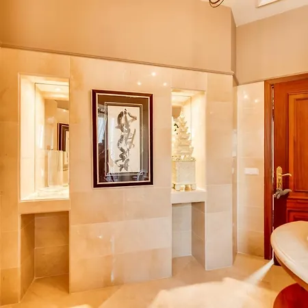 Luxurious 7 Bdrm Frontline Golf - Aloha Gardens Apartment *