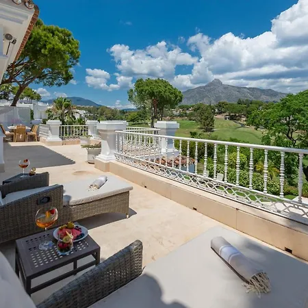 Luxurious 7 Bdrm Frontline Golf - Aloha Gardens *