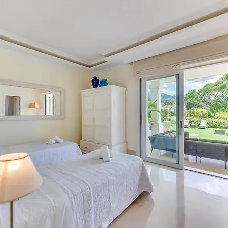 Apartment Luxurious 7 Bdrm Frontline Golf - Aloha Gardens *