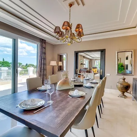 Luxurious 7 Bdrm Frontline Golf - Aloha Gardens Marbella