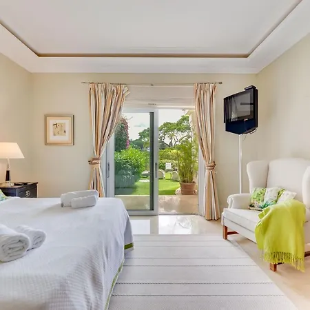 Apartment Luxurious 7 Bdrm Frontline Golf - Aloha Gardens Marbella