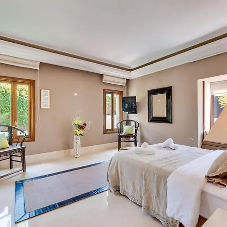 Luxurious 7 Bdrm Frontline Golf - Aloha Gardens Apartment *